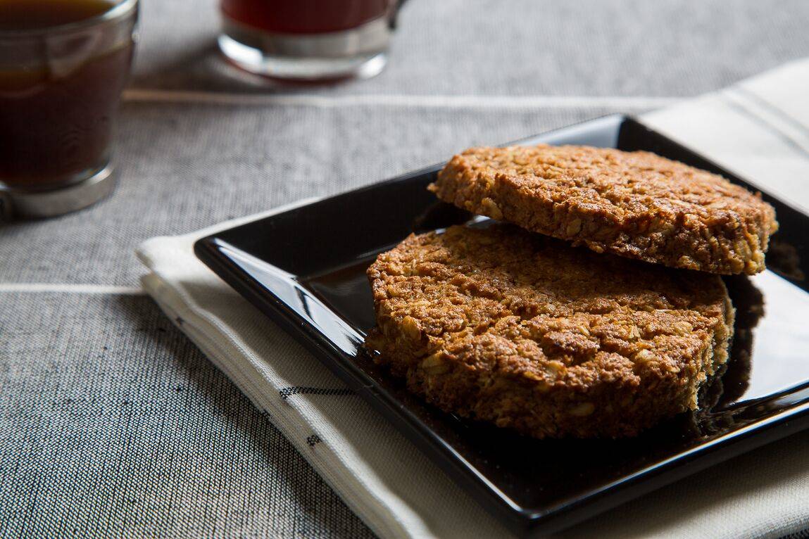 cookies with spelt flour, oats and coconut